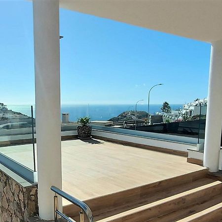 Villa Playa Amadores - Luxury Villa With Heated Pool Puerto Rico  Dış mekan fotoğraf